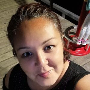 Meet your Posher, Leslie